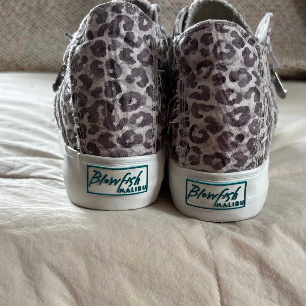 Blowfish Malibu Leopard Print Women's 7.5 Sneakers Flatform Wedge Zip Mid Top - Picture 4 of 11